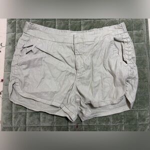 Level99 Women's Khaki Shorts